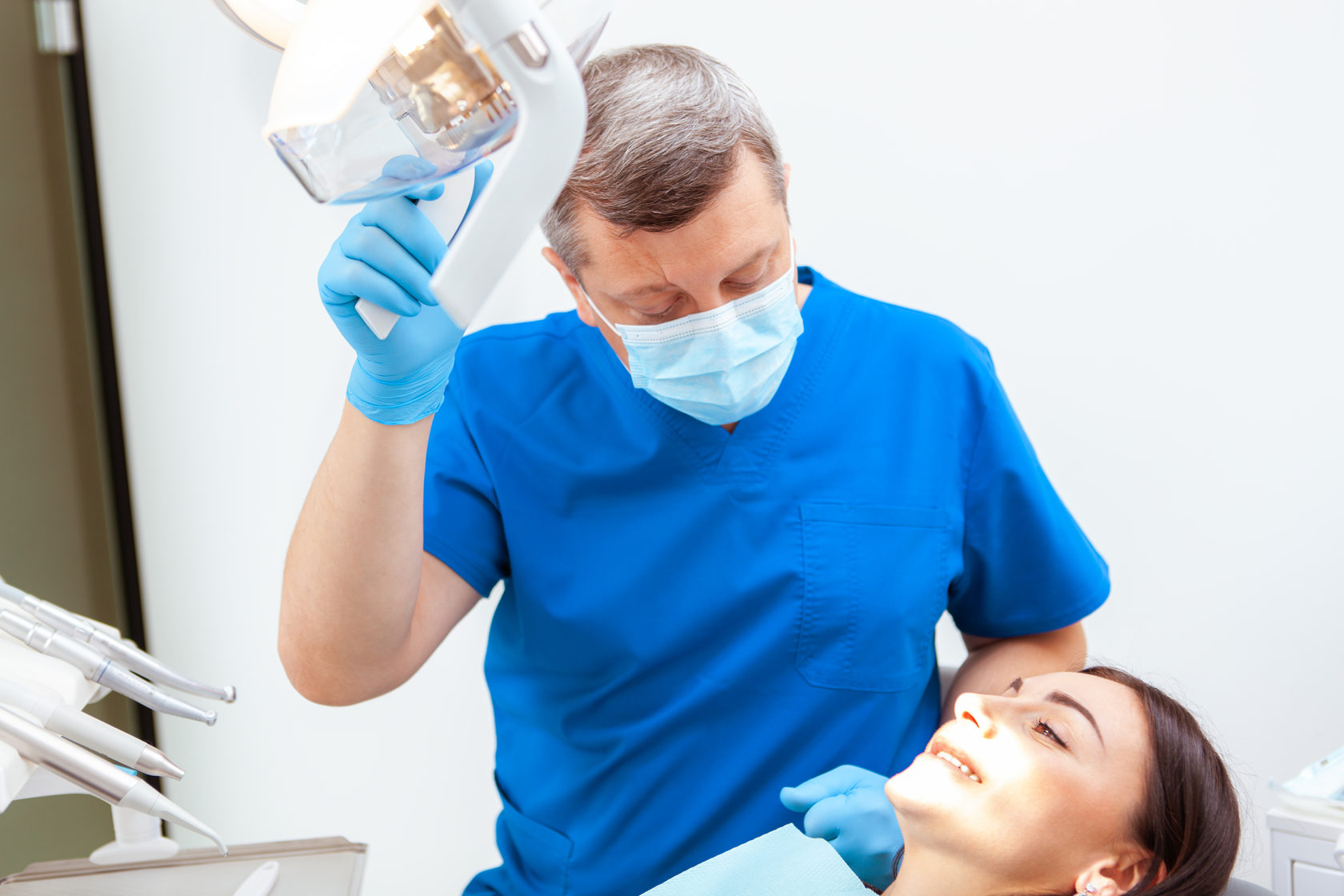 Консультация у стоматолога-терапевта