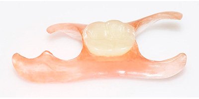 Изготовление частичного съемного протеза иммедиат-протез до удаления зубов в клинике ЦЭЛТ в Москве