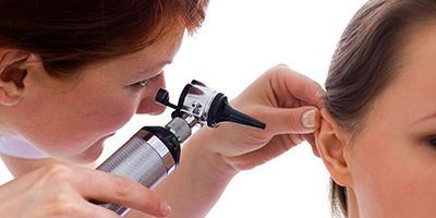 Промывание уха (1 сторона) в клинике ЦЭЛТ в Москве